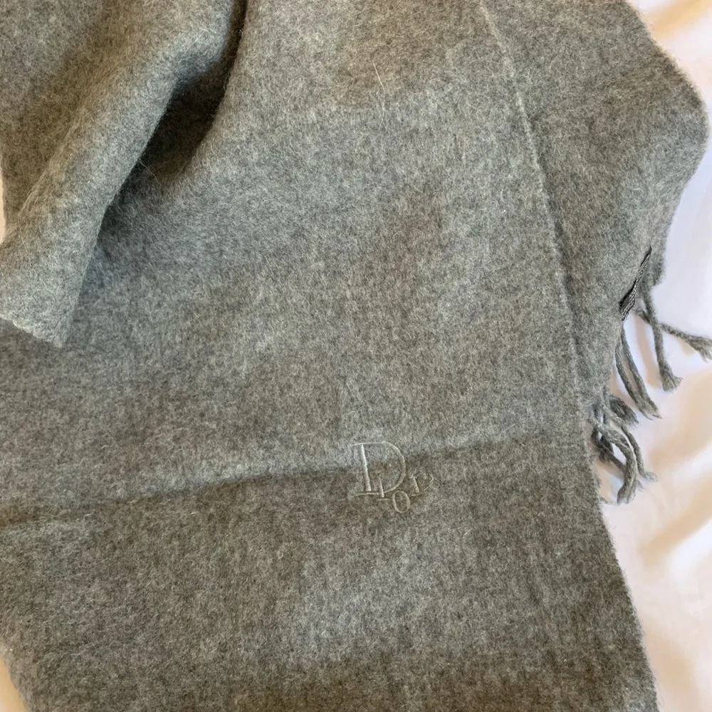 100% cashmere Dior scarf